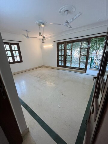 Master Bedroom in 3 BHK Builder Floor at Chittaranjan Park – for Rent