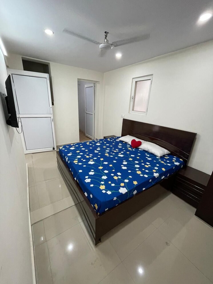 Bedroom, tulip-lemon 2 Bedroom 526 Sq.Ft. Apartment In Sector 69 Gurgaon 9493575
