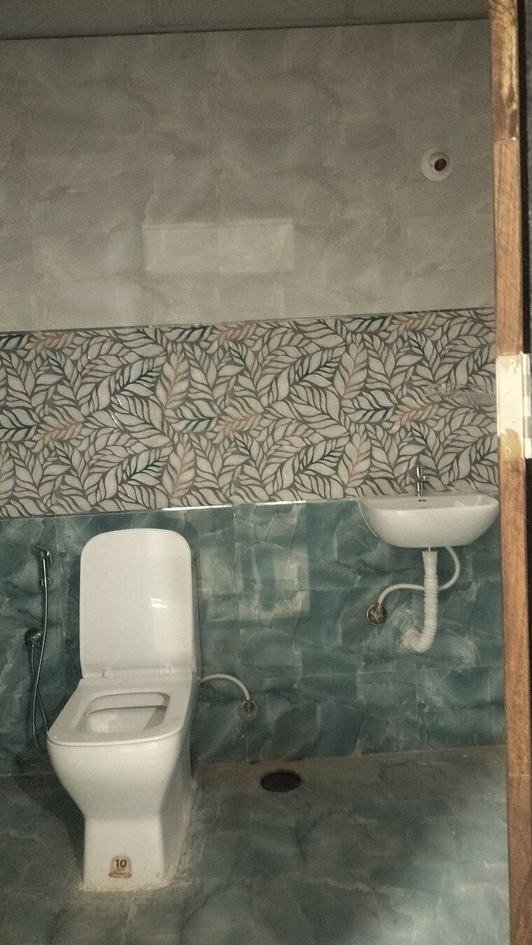 Bathroom, jubilee hills 4 Bedroom 4200 Sq.Ft. Builder Floor In Jubilee Hills Hyderabad 9493586