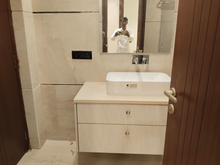 Bathroom, capital-royal-casa 2 Bedroom 1000 Sq.Ft. Apartment In Gms Road Dehradun 9493590