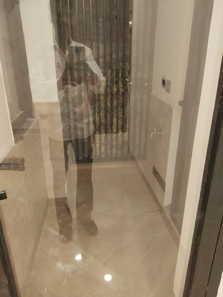 Bathroom, capital-royal-casa 2 Bedroom 1000 Sq.Ft. Apartment In Gms Road Dehradun 9493590