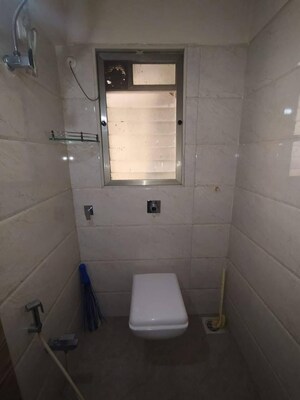 Attached Bathroom in  Pg at Santacruz East – for Rent