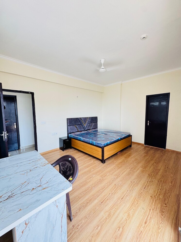 Bedroom, aims-golf-city 3.5 Bedroom 1550 Sq.Ft. Apartment In Sector 75 Noida 9493652