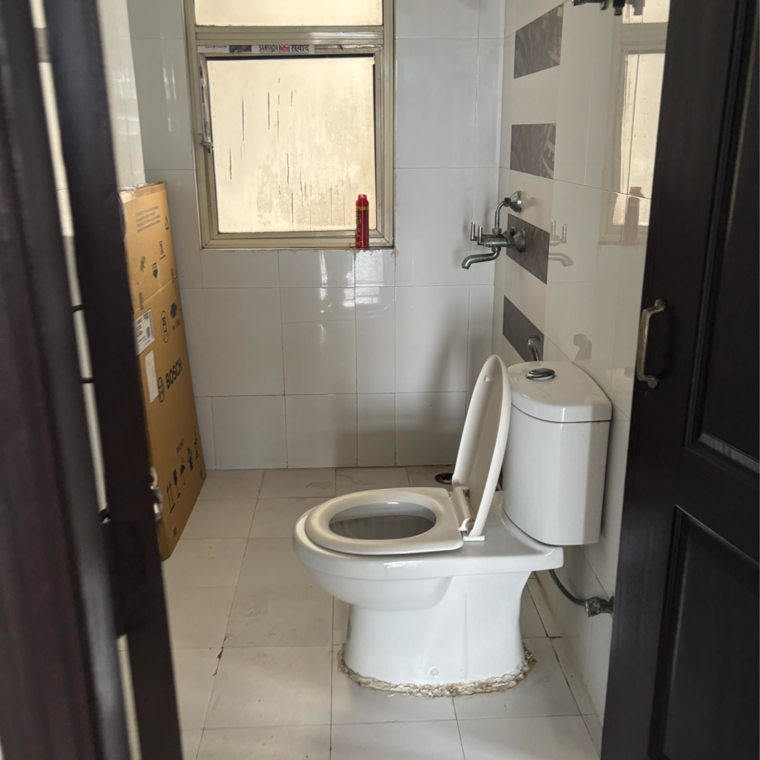 Bathroom, amrapali-eden-park 3 Bedroom 1360 Sq.Ft. Apartment In Sector 51 Noida 9493675