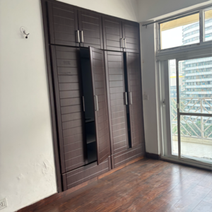 Room in 3 BHK Apartment at Amrapali Eden Park, Sector 51 – for Rent