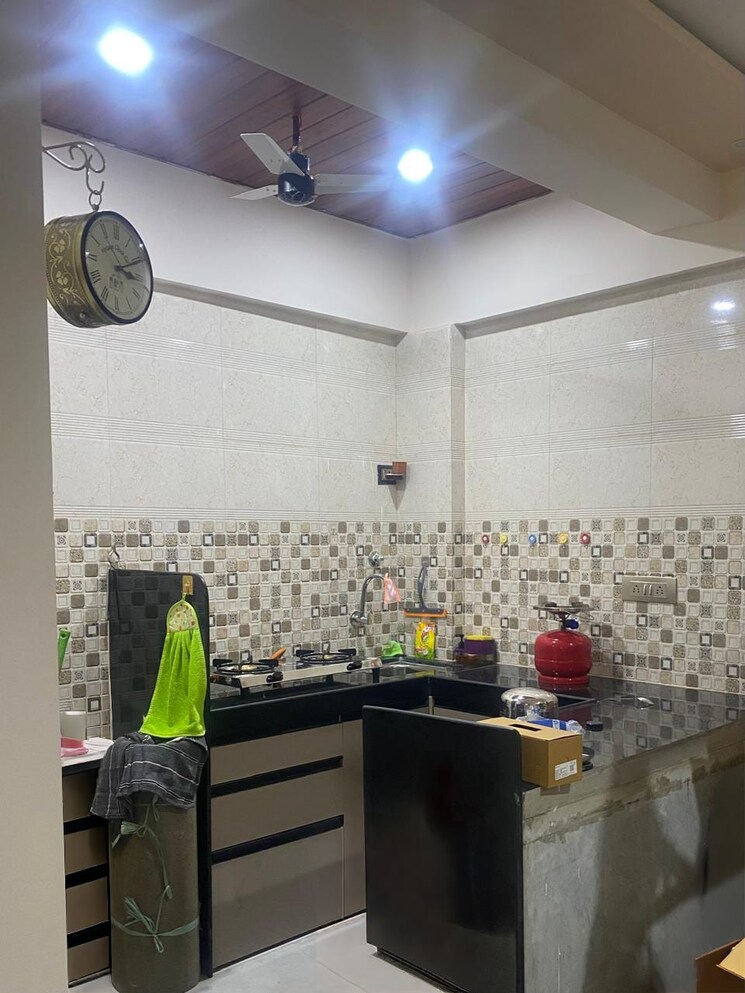 Team Area, hari-kunj-naupada 1 RK 300 Sq.Ft. Apartment In Naupada Thane 9493693