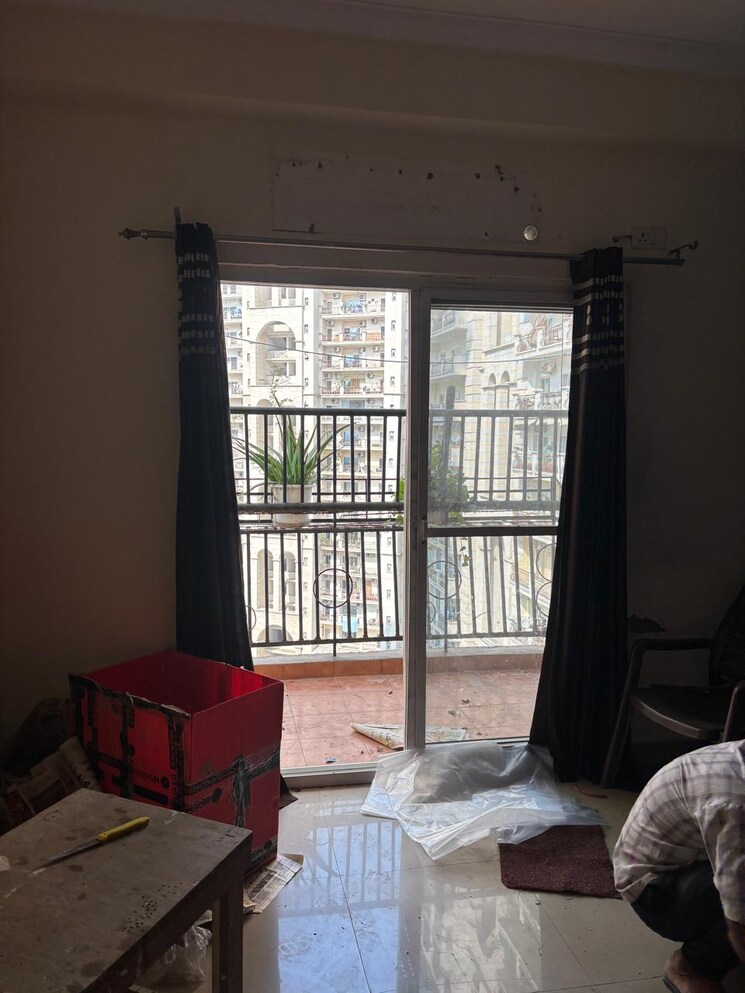 Living Room, antriksh-golf-view 2 Bedroom 1010 Sq.Ft. Apartment In Sector 78 Noida 9493697