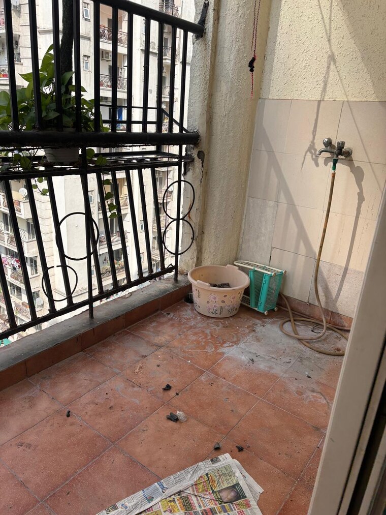 Balcony, antriksh-golf-view 2 Bedroom 1010 Sq.Ft. Apartment In Sector 78 Noida 9493703