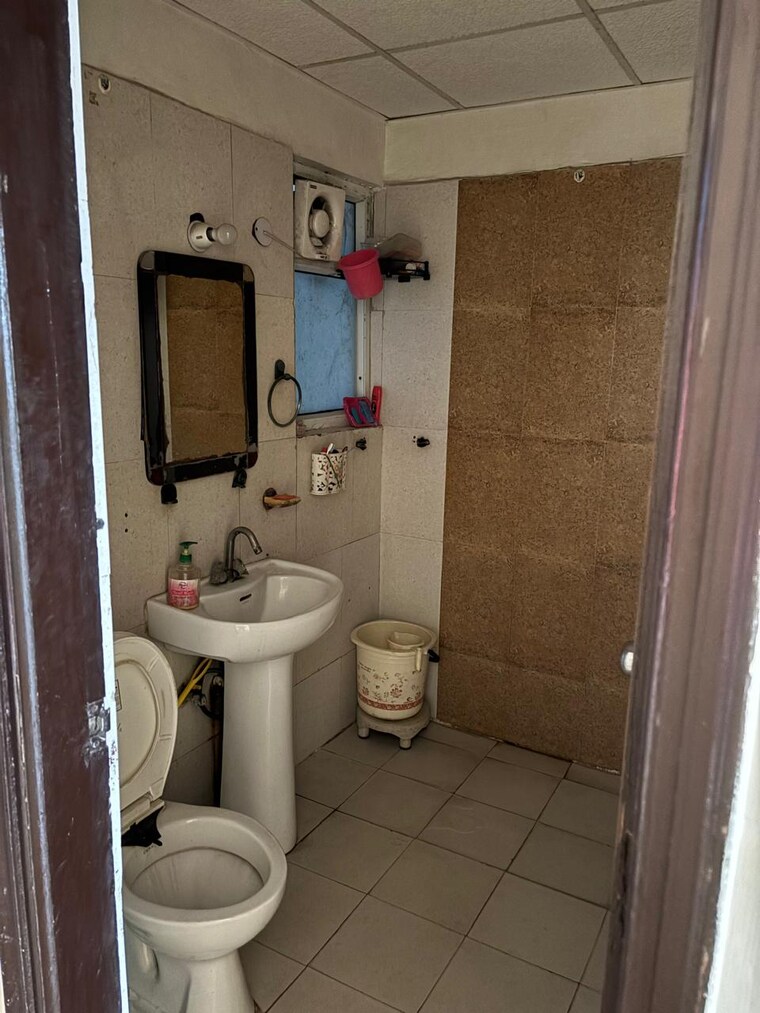 Bathroom, antriksh-golf-view 2 Bedroom 1010 Sq.Ft. Apartment In Sector 78 Noida 9493703