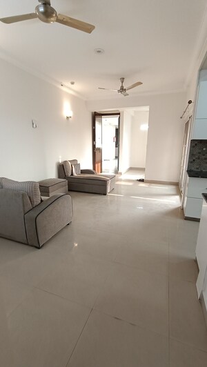 2 BHK Apartment For Rent in Antriksh Golf View, Sector 78