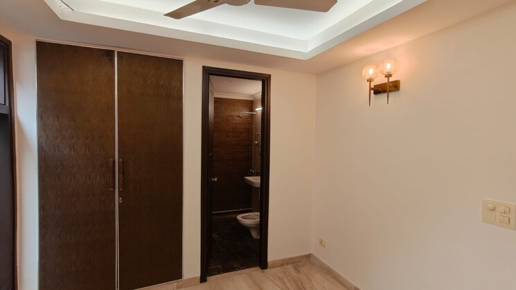 Room, east of kailash 3 Bedroom 1150 Sq.Ft. Builder Floor In East Of Kailash Delhi 9493710