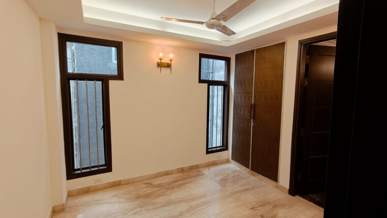 Room, east of kailash 3 Bedroom 1150 Sq.Ft. Builder Floor In East Of Kailash Delhi 9493710
