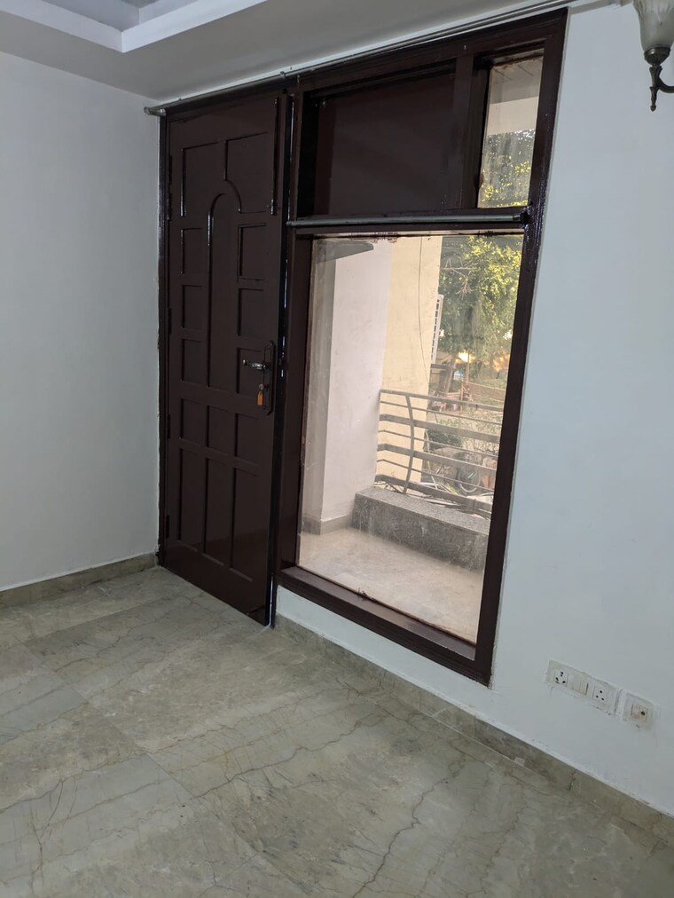 Room, lajpat nagar 4 2 Bedroom 900 Sq.Ft. Apartment In Lajpat Nagar 4 Delhi 9493727