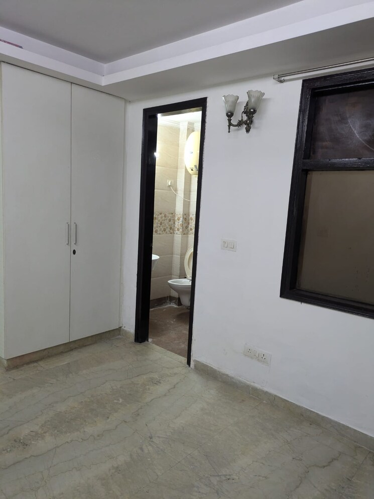 Room, lajpat nagar 4 2 Bedroom 900 Sq.Ft. Apartment In Lajpat Nagar 4 Delhi 9493727