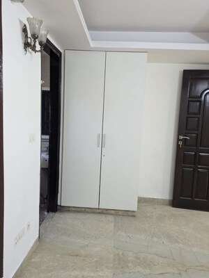 Room in 2 BHK Apartment at Lajpat Nagar 4 – for Rent