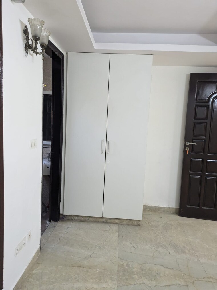 Room, lajpat nagar 4 2 Bedroom 900 Sq.Ft. Apartment In Lajpat Nagar 4 Delhi 9493727