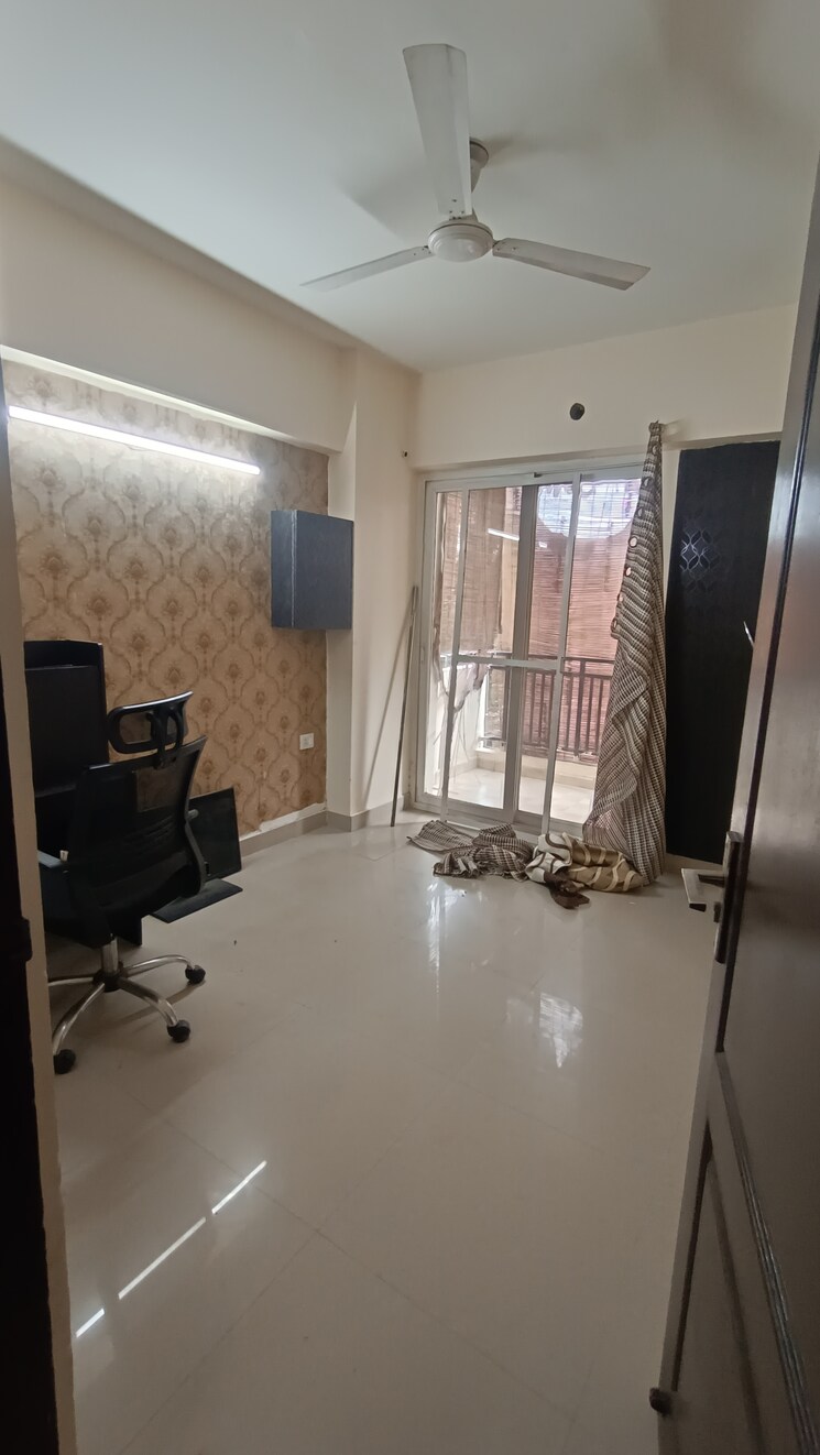 Team Area, sethi-max-royal 2 Bedroom 1125 Sq.Ft. Apartment In Sector 76 Noida 9493732