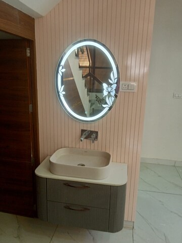 Bathroom in 4 BHK Independent House at Mansarovar Extension – for Sale