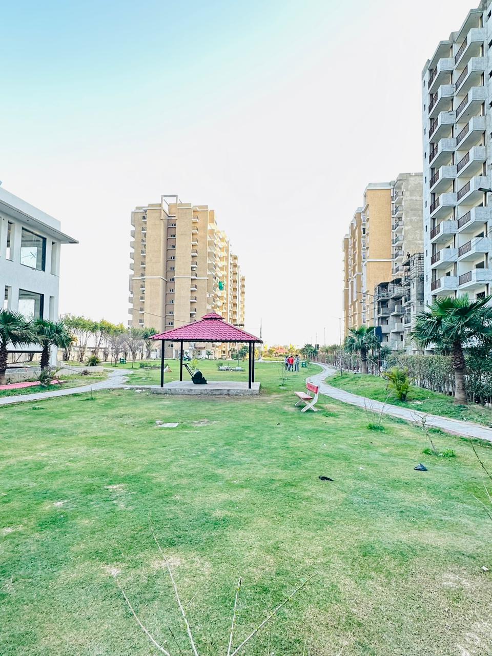 2 BHK + Pooja Room 1350 Sq.Ft. Apartment in JTPL Flora Designer Floors