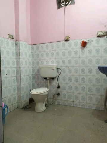 Bathroom in 1 BHK Builder Floor at South Extension I – for Rent