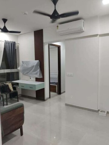 Kitchen in 2 BHK Apartment at Kalpataru Paramount, Kapur Bawdi – for Rent