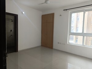 Room in 3 BHK Apartment at Tulip Violet, Sector 69 – for Rent