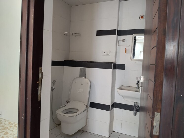 Bathroom, indu-arcade-puppalaguda 3 Bedroom 1750 Sq.Ft. Apartment In Puppalaguda Hyderabad 9493795