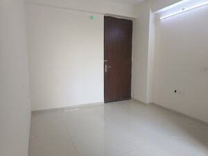 Room in 3 BHK Apartment at Tulip Violet, Sector 69 – for Rent