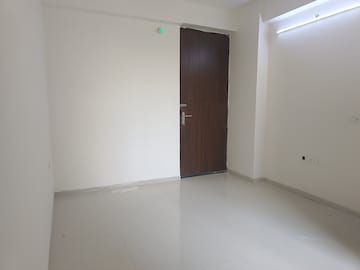 Room in 3 BHK Apartment at Tulip Violet, Sector 69 – for Rent