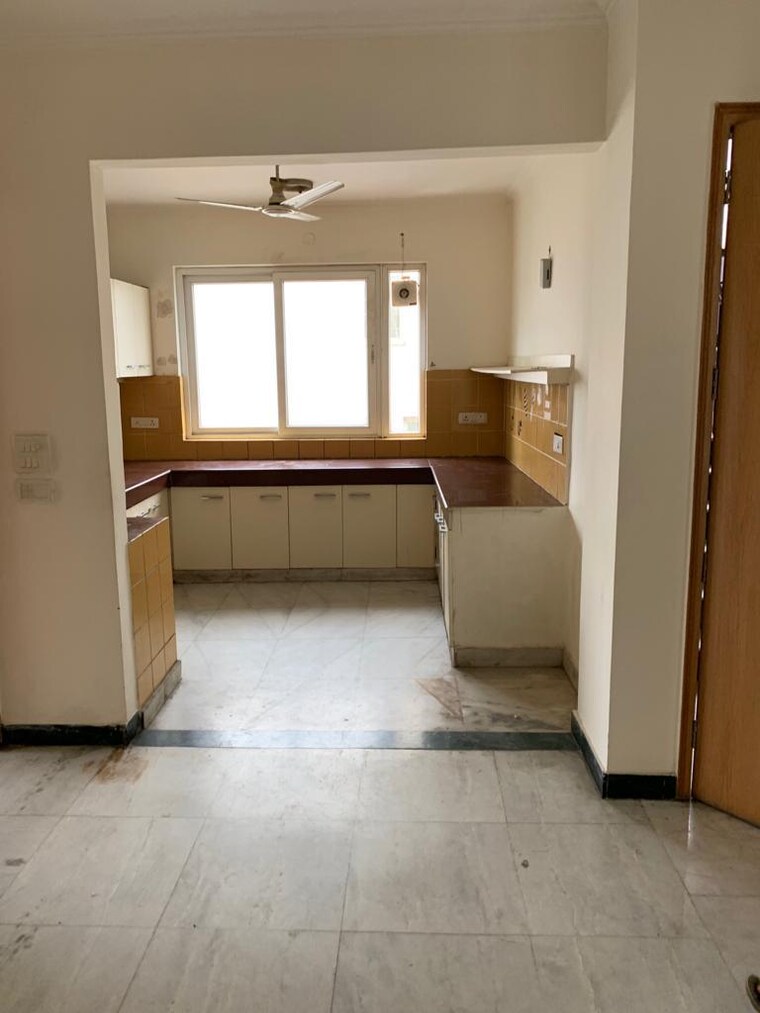 Living Room, sukhdev vihar 3 Bedroom 500 Sq.Yd. Builder Floor In Sukhdev Vihar Delhi 9493809