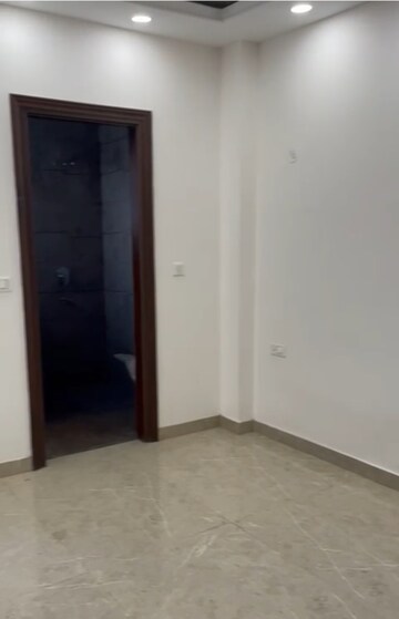 Room in 3 BHK Builder Floor at Sector 21c – for Sale