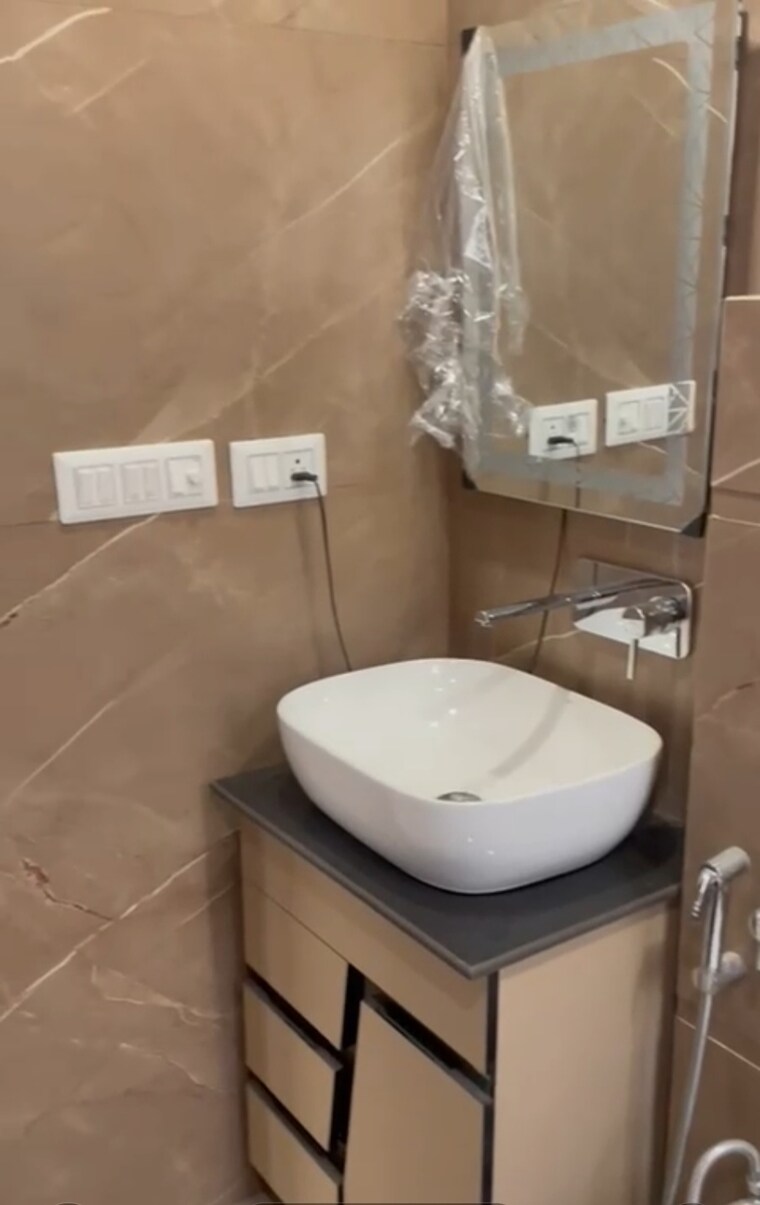 Bathroom, sector 21c 3 Bedroom 250 Sq.Yd. Builder Floor In Sector 21c Faridabad 9493842