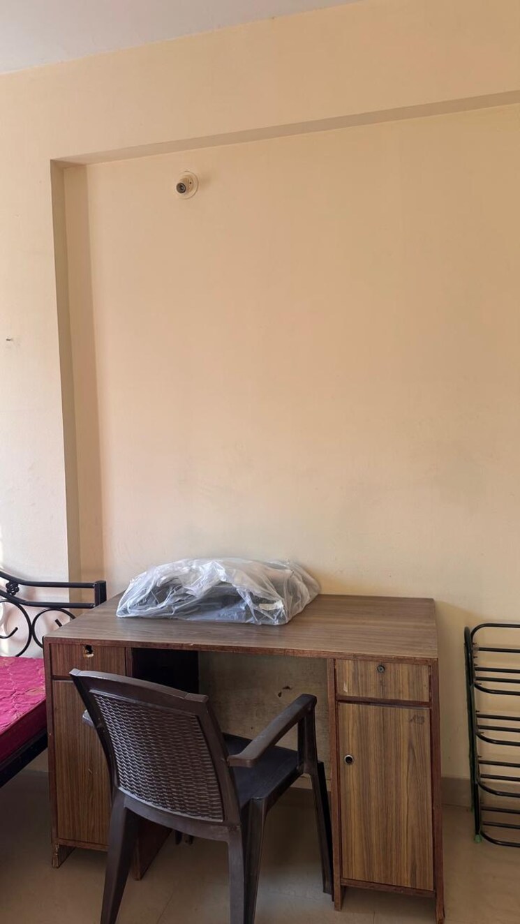 undefined, chandan nagar 1 RK 300 Sq.Ft. Independent House In Chandan Nagar Pune 9493825