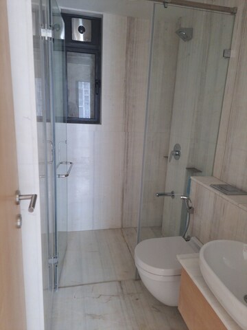 Bathroom in 4 BHK Apartment at Lodha Bellissimo, Mahalaxmi – for Sale