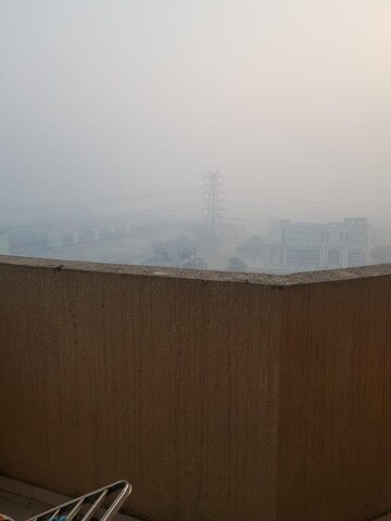 Room in 2 BHK Apartment at Pyramid Pride, Sector 76 – for Sale