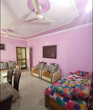 Bedroom in 2 BHK Apartment at Saraswati Apartments, Gomti Nagar – for Rent