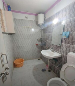 Bathroom in 2 BHK Apartment at Saraswati Apartments, Gomti Nagar – for Rent