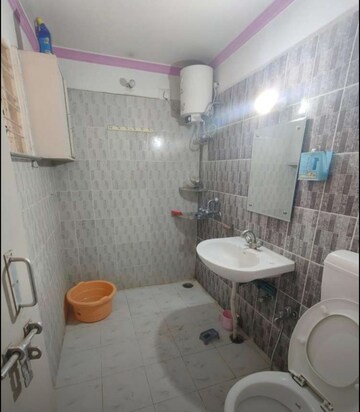 Bathroom in 2 BHK Apartment at Saraswati Apartments, Gomti Nagar – for Rent