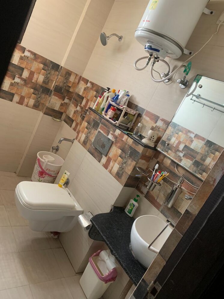 Attached Bathroom, pir machalla 3 Bedroom 1850 Sq.Ft. Apartment In Pir Machalla Zirakpur 9493919