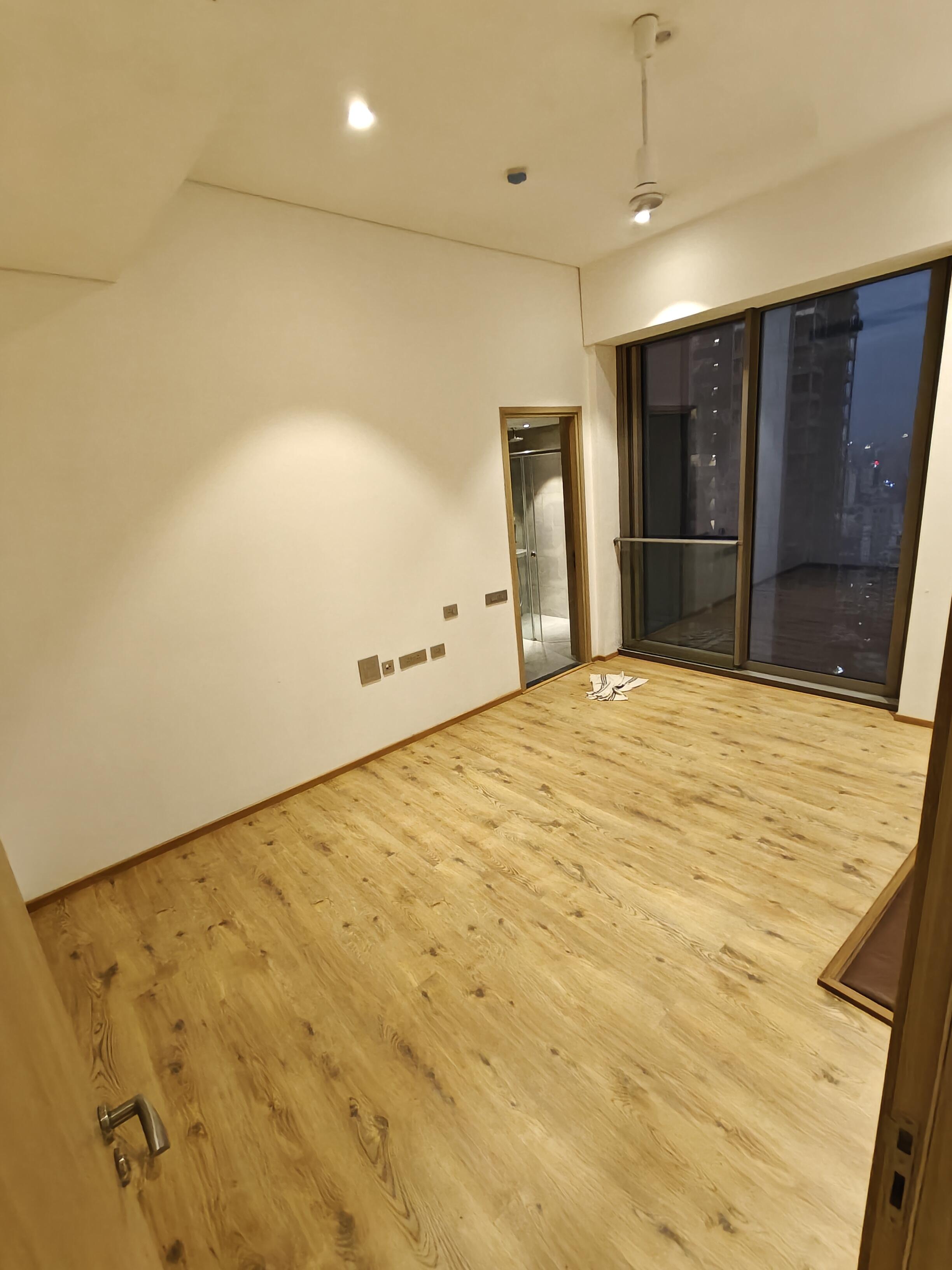 4 BHK + Servant Room Apartment For Rent in Rustomjee Crown