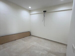 Room in 4 BHK Apartment at Indiabulls Sky Forest, Lower Parel – for Rent