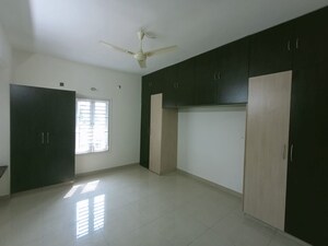 Room in 3 BHK Apartment at Syamala Nagar – for Sale