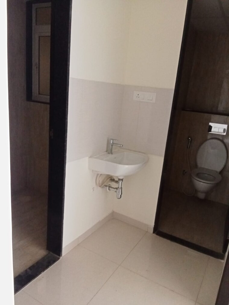 Bathroom, kolte-patil-life-republic 1 Bedroom 422 Sq.Ft. Apartment In Hinjewadi Pune 9494050