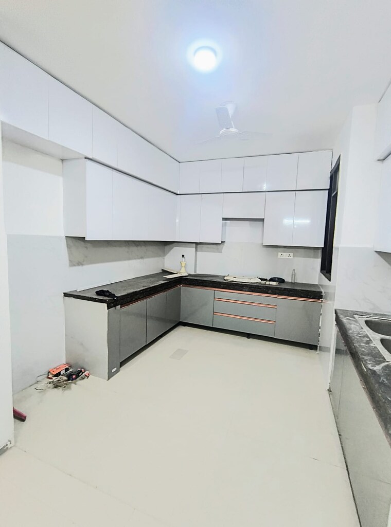 Kitchen, saket 3 Bedroom 1500 Sq.Ft. Builder Floor In Saket Delhi 9494118