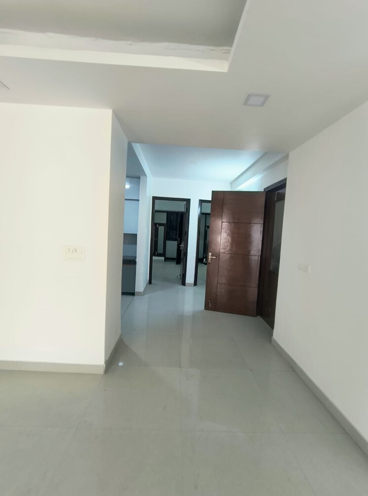 Room, saket 3 Bedroom 1500 Sq.Ft. Builder Floor In Saket Delhi 9494118