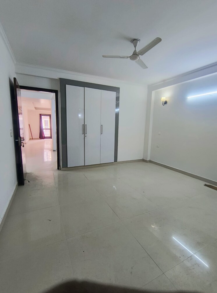 Room, saket 3 Bedroom 1500 Sq.Ft. Builder Floor In Saket Delhi 9494118