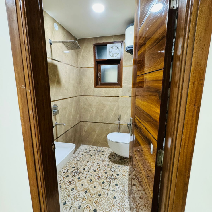 Balcony, chattarpur 2 Bedroom 75 Sq.Yd. Builder Floor In Chattarpur Delhi 9494126