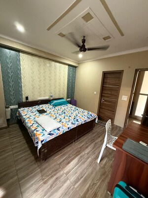 Bedroom in 2 BHK Builder Floor at Sector 55 – for Rent