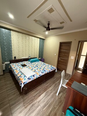 Bedroom in 2 BHK Builder Floor at Sector 55 – for Rent