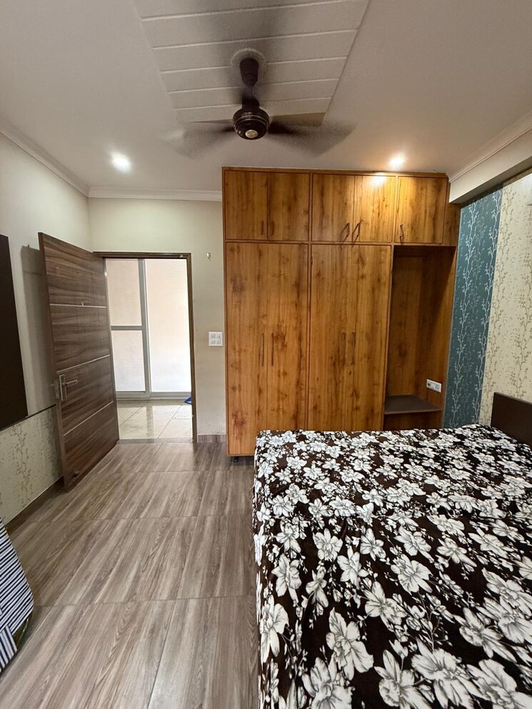 Bedroom, sector 55 2 Bedroom 180 Sq.Yd. Builder Floor In Sector 55 Gurgaon 9494147
